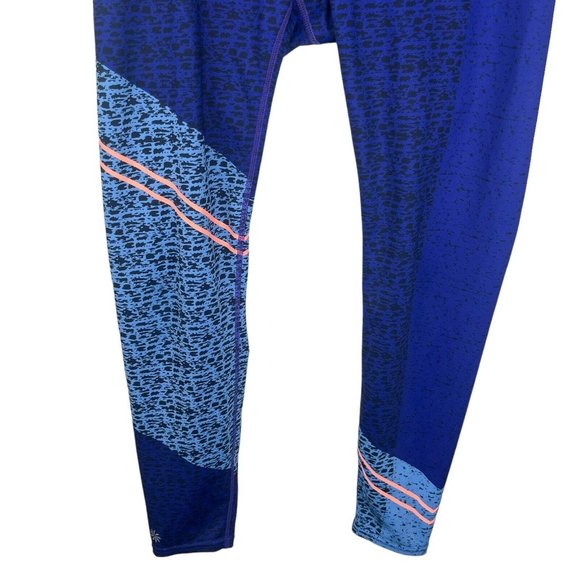 Athleta Purple Blue Asym Camo Print Sonar 7/8 Work Out Leggings Women's Size S - Picture 14 of 16